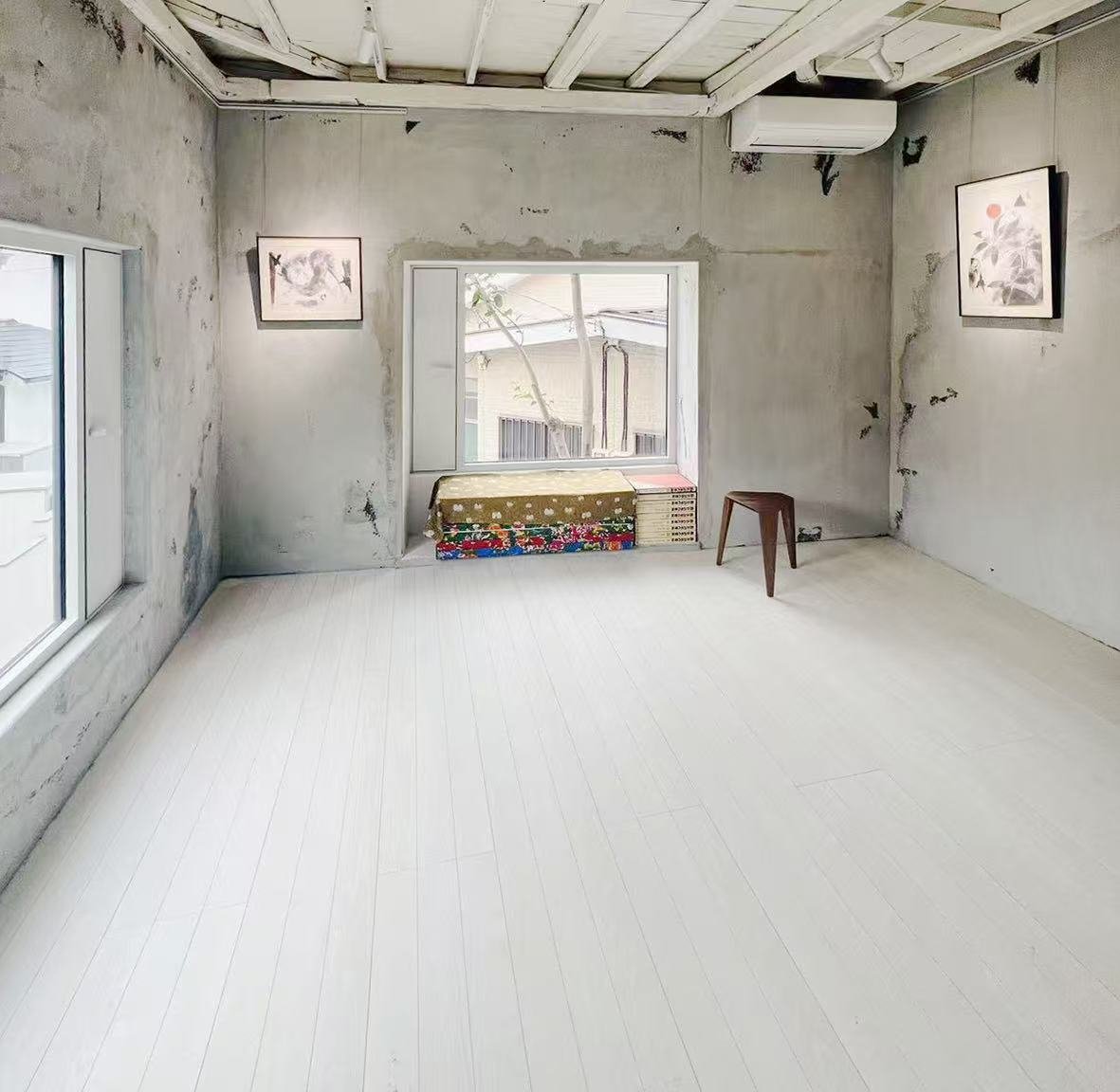 Second floor — daylight area for product and portrait shooting